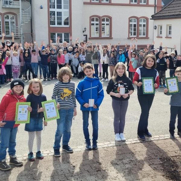 SiegerInnen des Lesewettbewerbs 2023